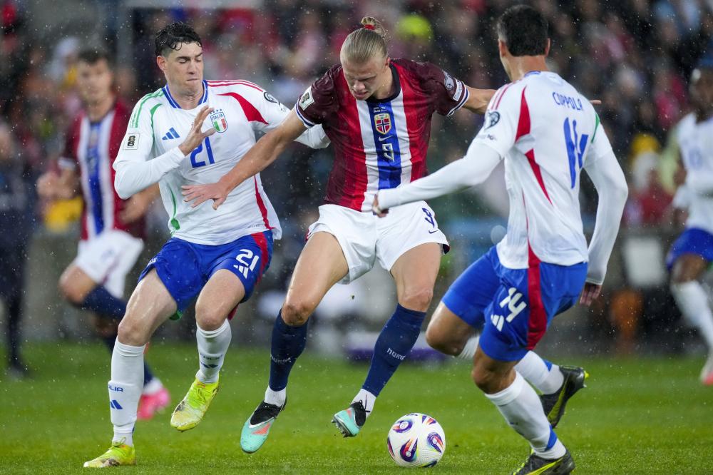 踢对方面部